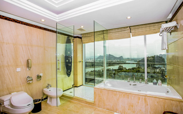 Guilin Lijiang Waterfall Hotel