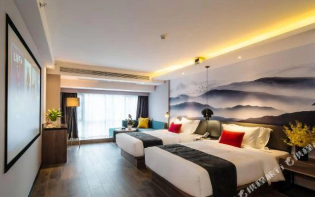Huating Hotel · Zhixuan Designer Hotel (Guiyang Jinrong Branch)