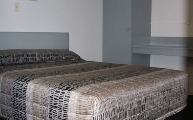 Bourbong Street Motel