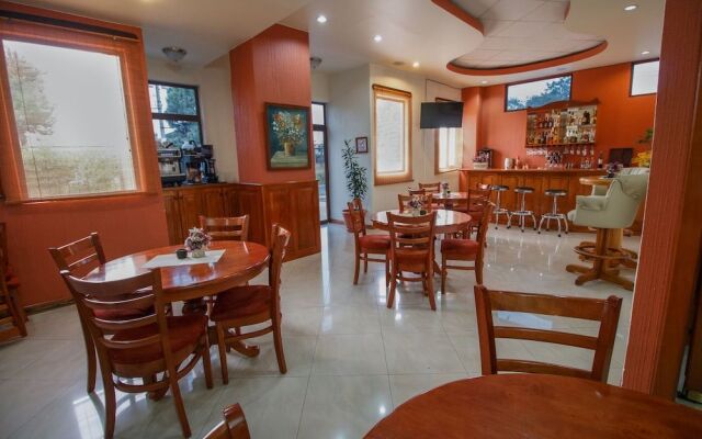Hotel Anna Inn