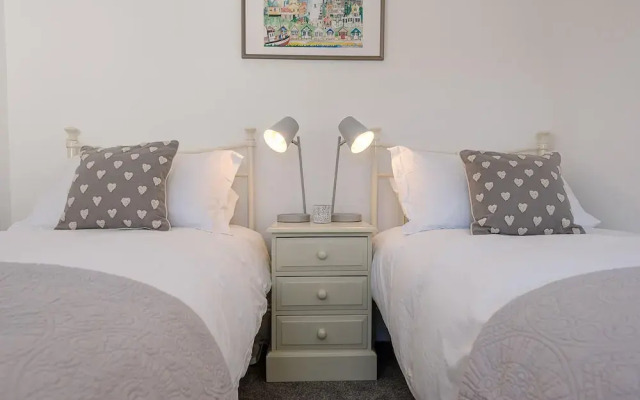 Bonheur, 16 Bartholomew Green, Southwold