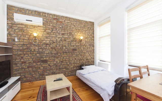 Sunflower Apartments