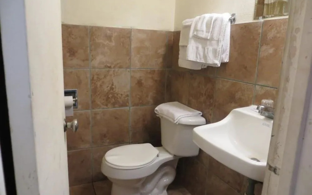 Travel Inn & Suites