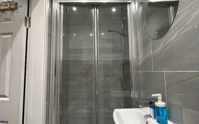 Studio Flat in London