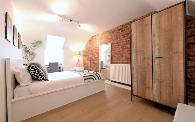 Close to Tube - Free Parking - Pet Friendly