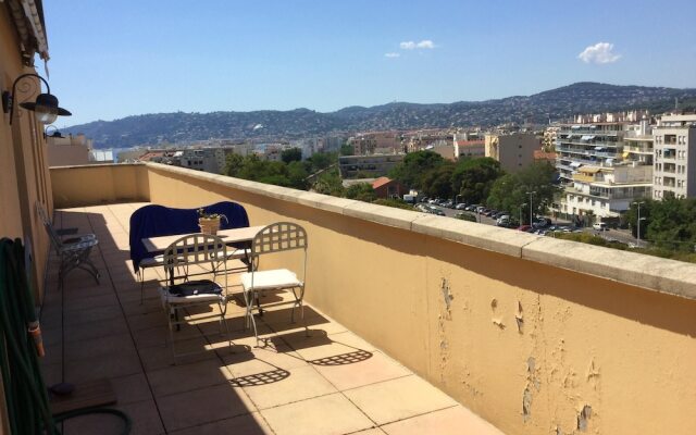 Apartment With 2 Bedrooms in Antibes, With Wonderful sea View and Terr