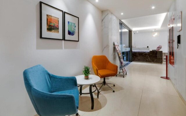 7 Apple Hotel Mahape