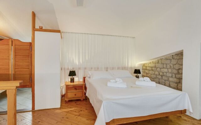 Spacious Holiday Home in Seget Vranjica With Garden