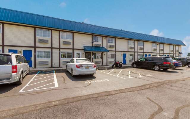 Motel 6 Rossford, OH