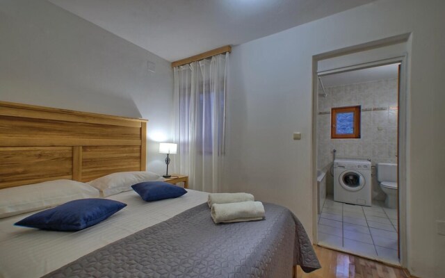 Stunning Home in Prizba With Wifi and 6 Bedrooms