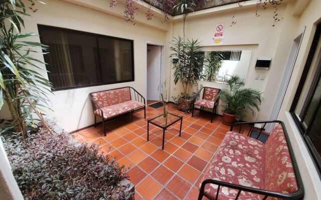 Mariscal Inn & Suites