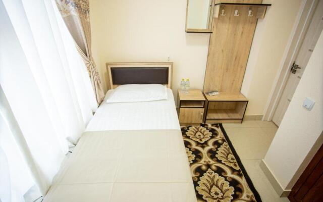 TINY ART HOUSE HOTEL near Airport of Samarkand