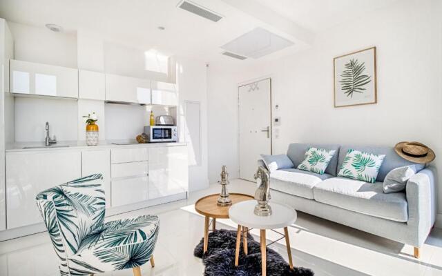 NEW ! SEA VIEW Design + Balcony 203