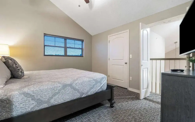 New Listing Ozark Views at Majestic - Perched on the Hills