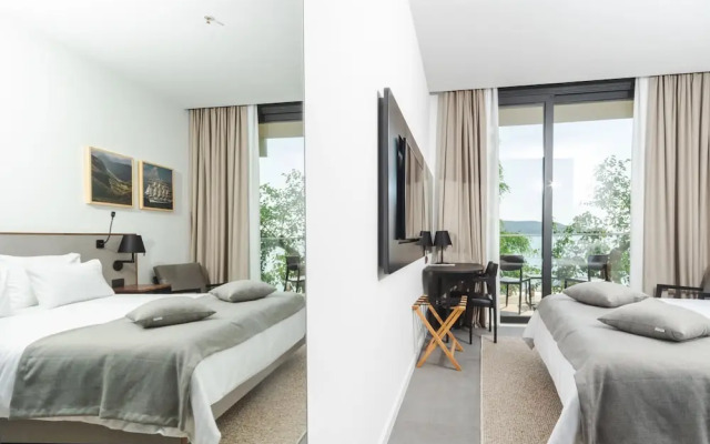 Boutique Hotel Shell