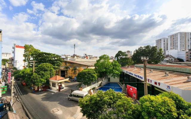 OYO 631 Long Phụng Hoàng Hotel
