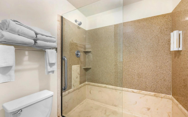 Clarion Pointe Sioux Falls Airport