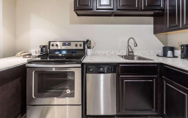 Best Western Plus Sebastian Hotel & Suites