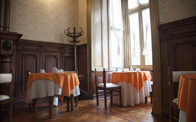 Hotel Reina