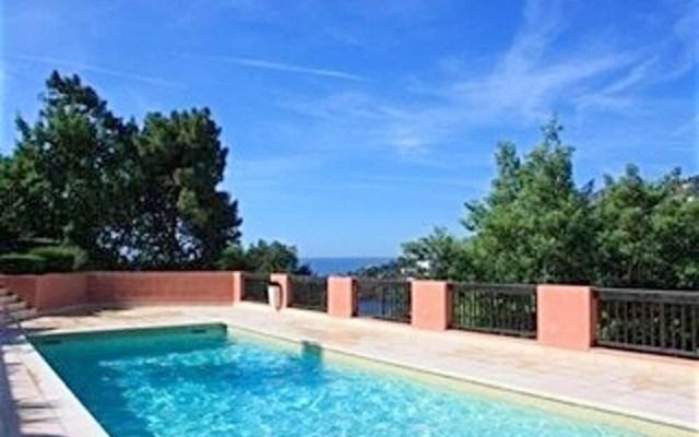 Apartment With 3 Bedrooms in Théoule-sur-mer, With Wonderful sea View,