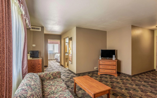 Quality Inn & Suites Hannibal West