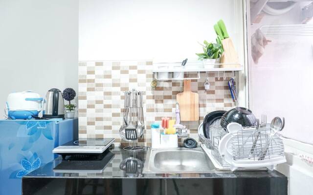 Comfortable Studio Apartment at Green Park View