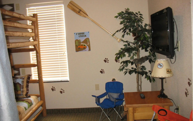 Holiday Inn Express Hotel & Suites Pittsburg by IHG