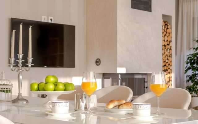 Luxury Villa White Velvet with Pool