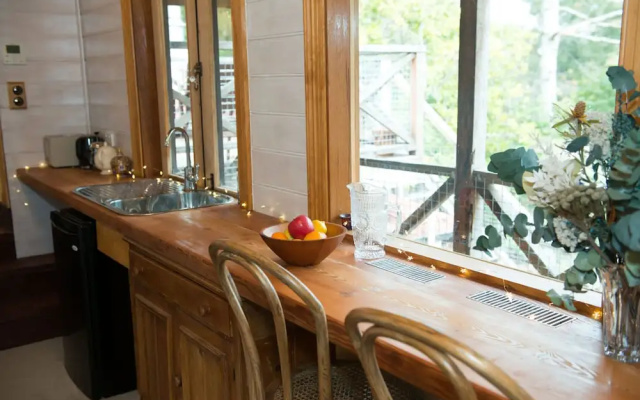 Adelaide Hills Camellia Cottage Wifi – Guest Rooms – Crafers