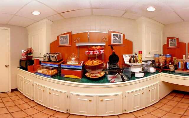 Econo Lodge Canton I-55