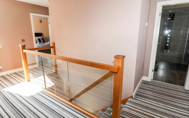 Nant House