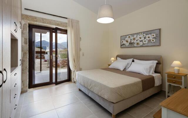 Unique Stonebuilt rural Retreat & private pool II