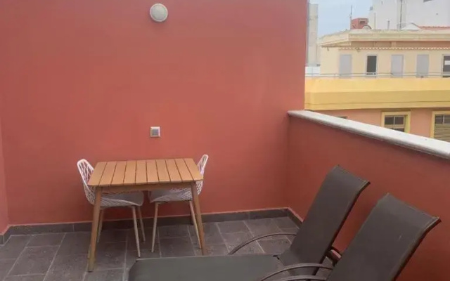 Las Canteras Ático con terraza de 16m2 Rosamar