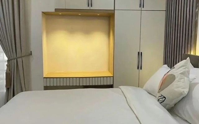 Metrohut Service Apartments