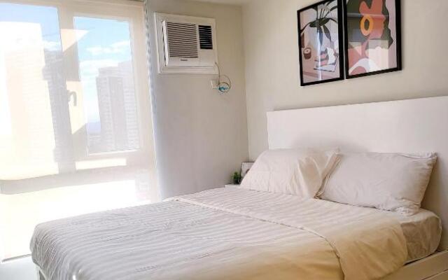 Steff's CONDO 1016 at CENTRIO Tower