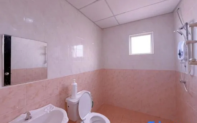 GYDEN STAYCATION PARTY HOME #Plaza Melaka Raya for 12 Pax – Bathroom – Malacca