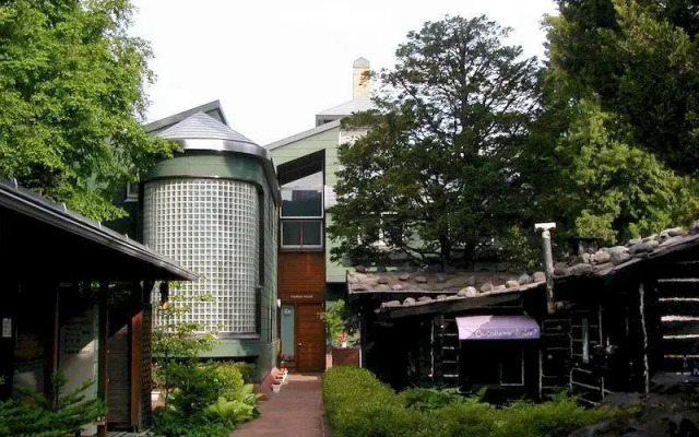B and B Youpen House