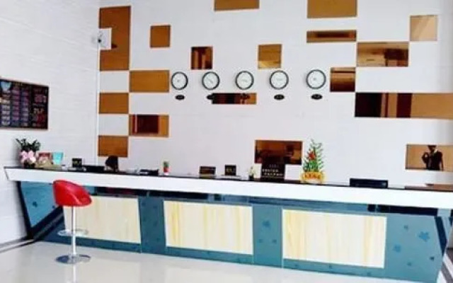 St. Lena Hotel (Shenzhen Qinghu Metro Station)