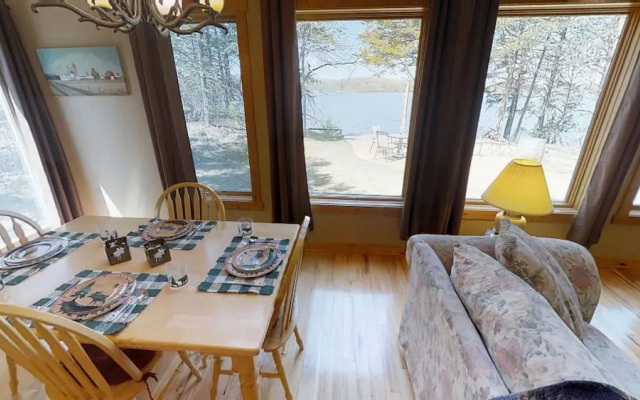Lakefront Hideaway