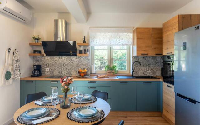 HANA Luxury apartment with sea view