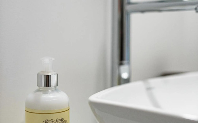 Alvaro's Charming Loft by MP