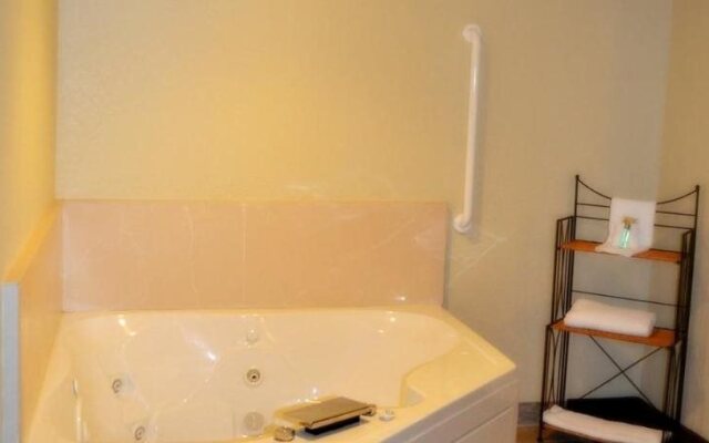 Fossil Creek Hotel And Suites