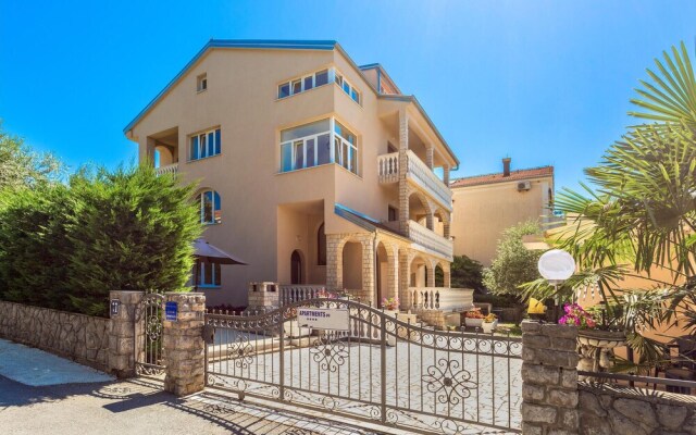 Beautiful Apartment in Malinska With Wifi and 2 Bedrooms