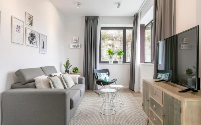 Riverside by Forever Rentals