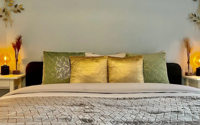 One Lux Stay near Fashion District