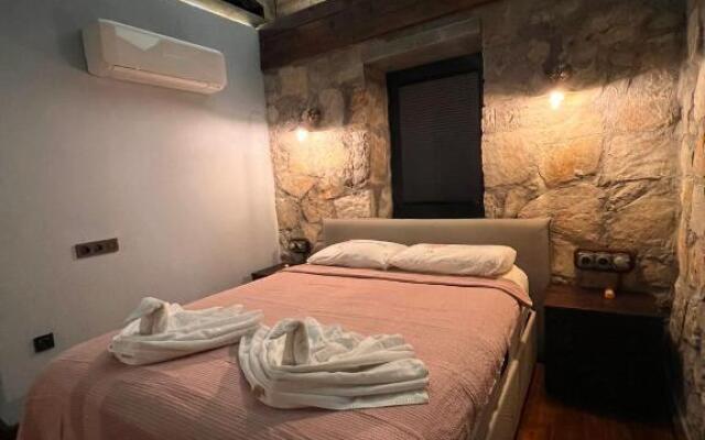 Casa AYAZ - Unique Design Villa in Vineyards and Olive Groves