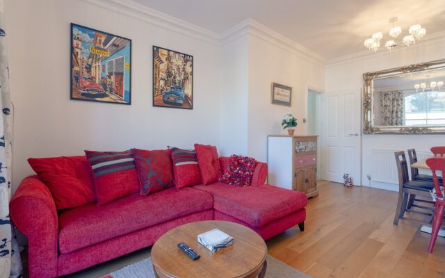 2 Bedroom Victorian Flat in the Heart of Islington