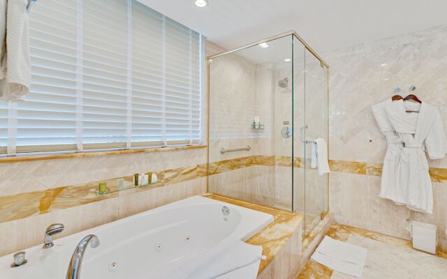 Bentley Beach Club by Edgewater One VR