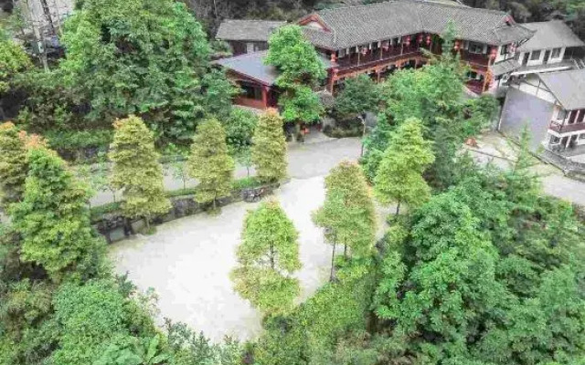 Qingcheng Mountain Tingcicada·Hot Spring B&B