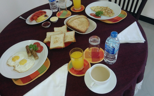 Queens Airport Residence